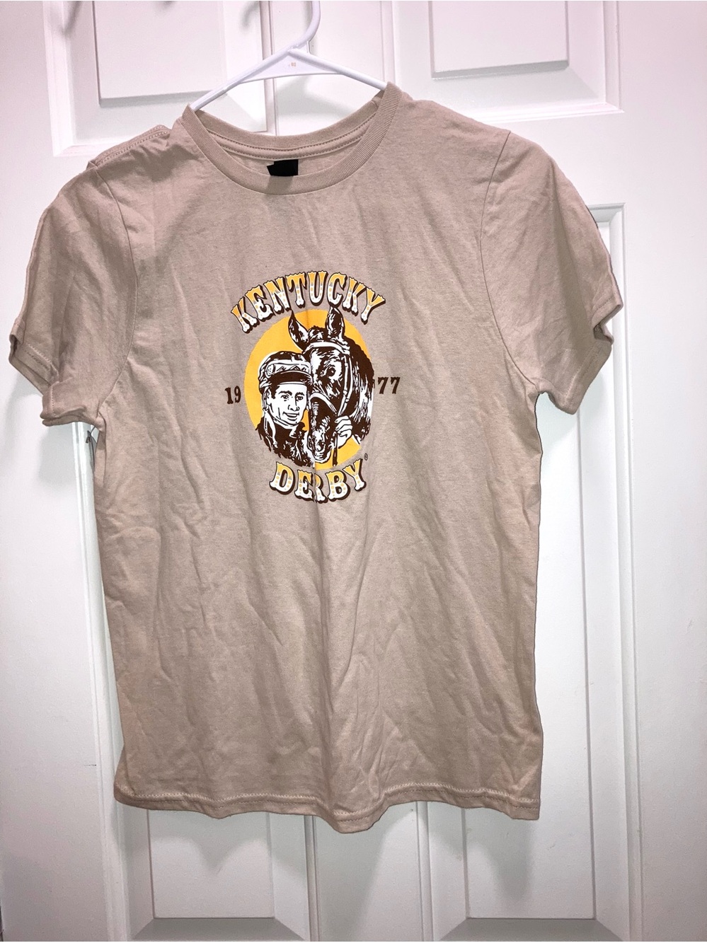 Kentucky Derby Beige Graphic Tee Size Medium